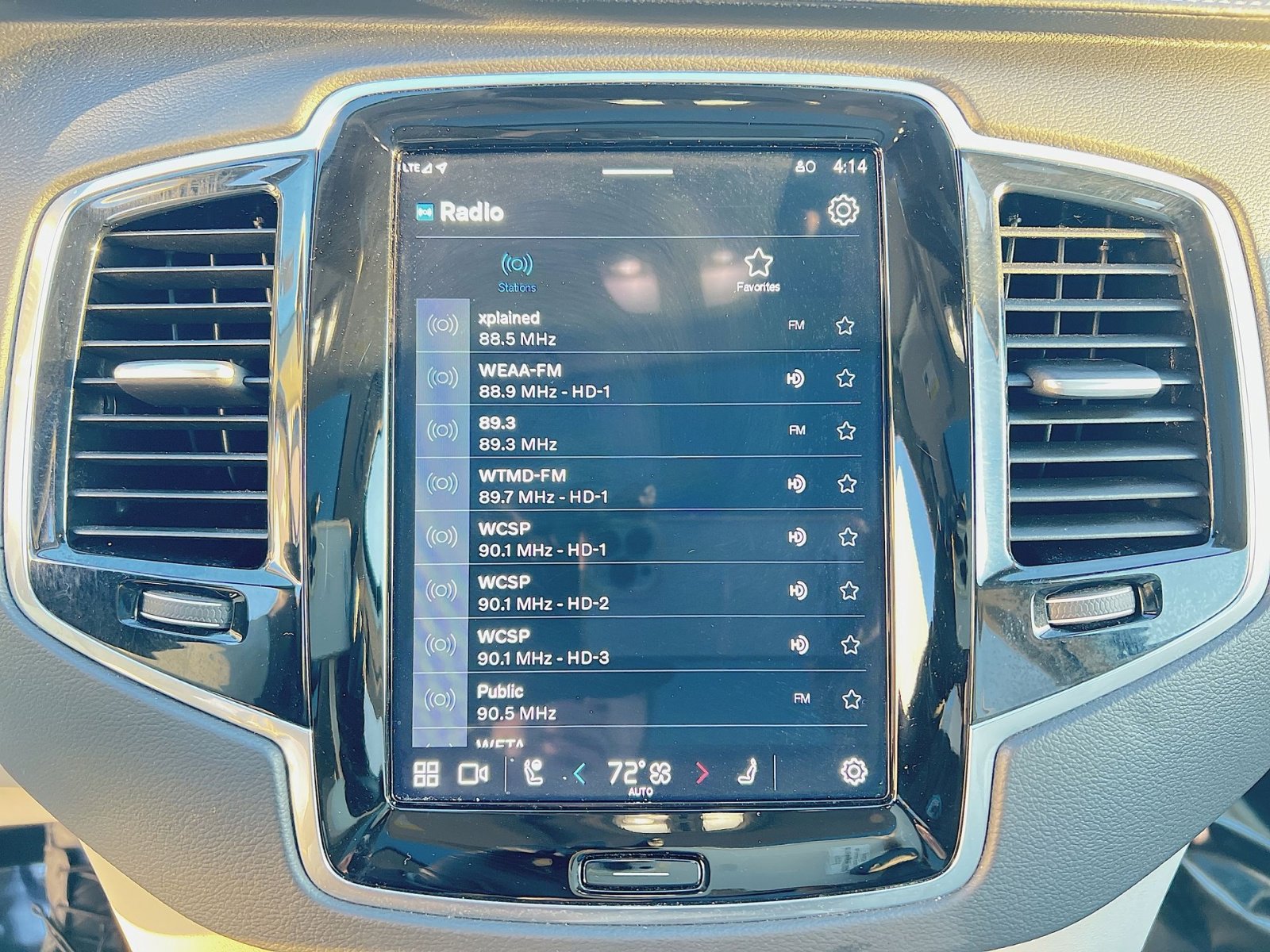 Certified 2024 Volvo XC90 B6 Ultimate w/ Protection Package Premier image 18