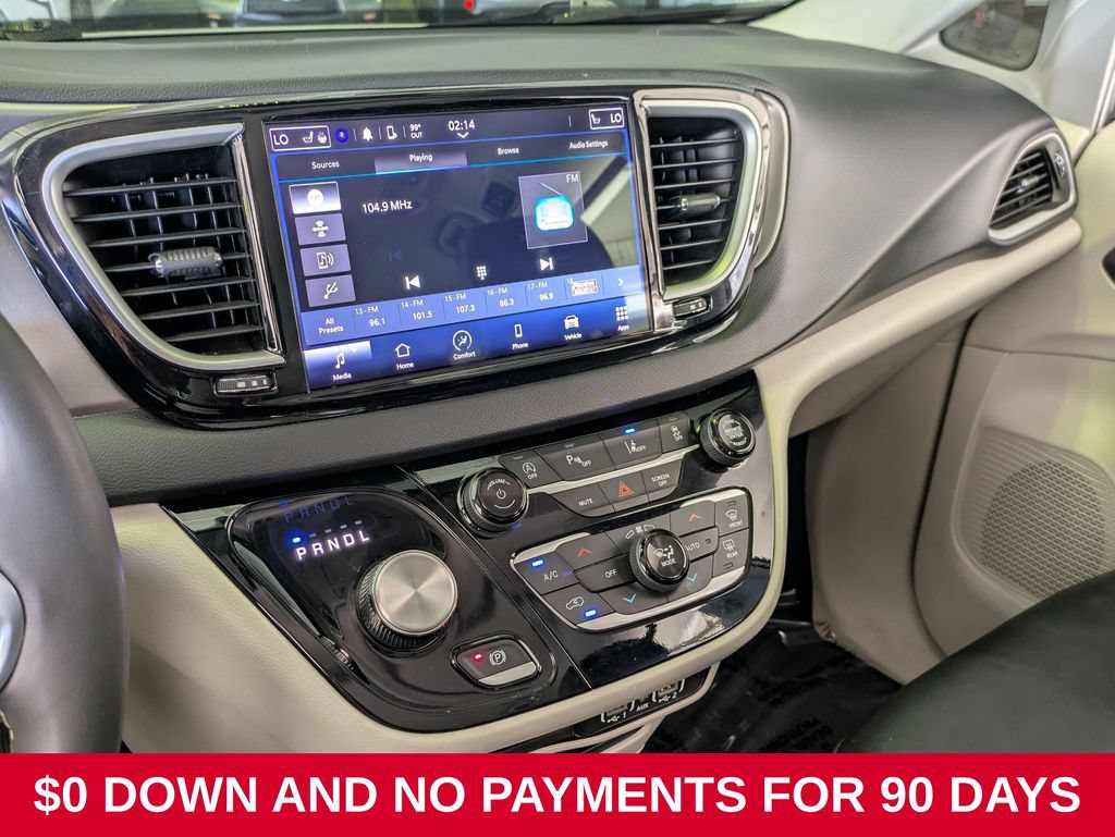 Used 2024 Chrysler Pacifica Touring-L FWD image 15