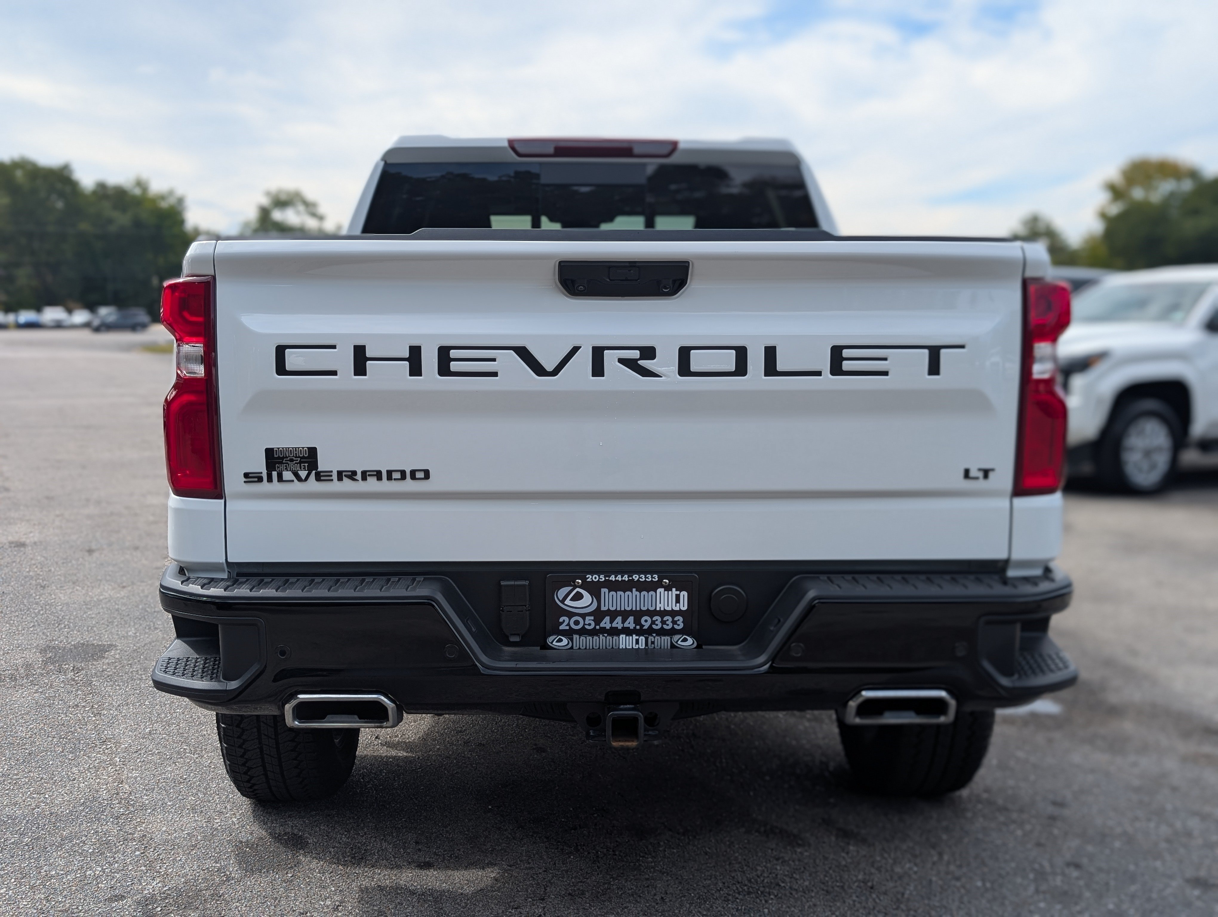 Used 2026 Chevrolet Silverado 1500 LT Trail Boss w/ LT Trail Boss Premium Package AWD/4WD image 8