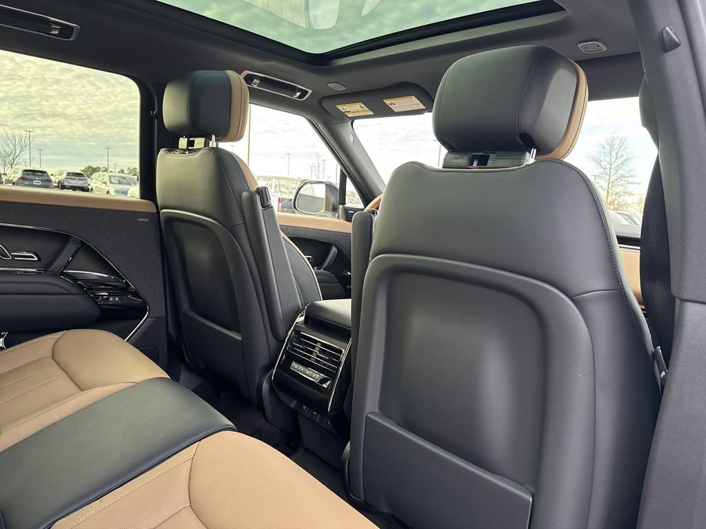 New 2025 Land Rover Range Rover Sport Dynamic SE AWD/4WD image 22