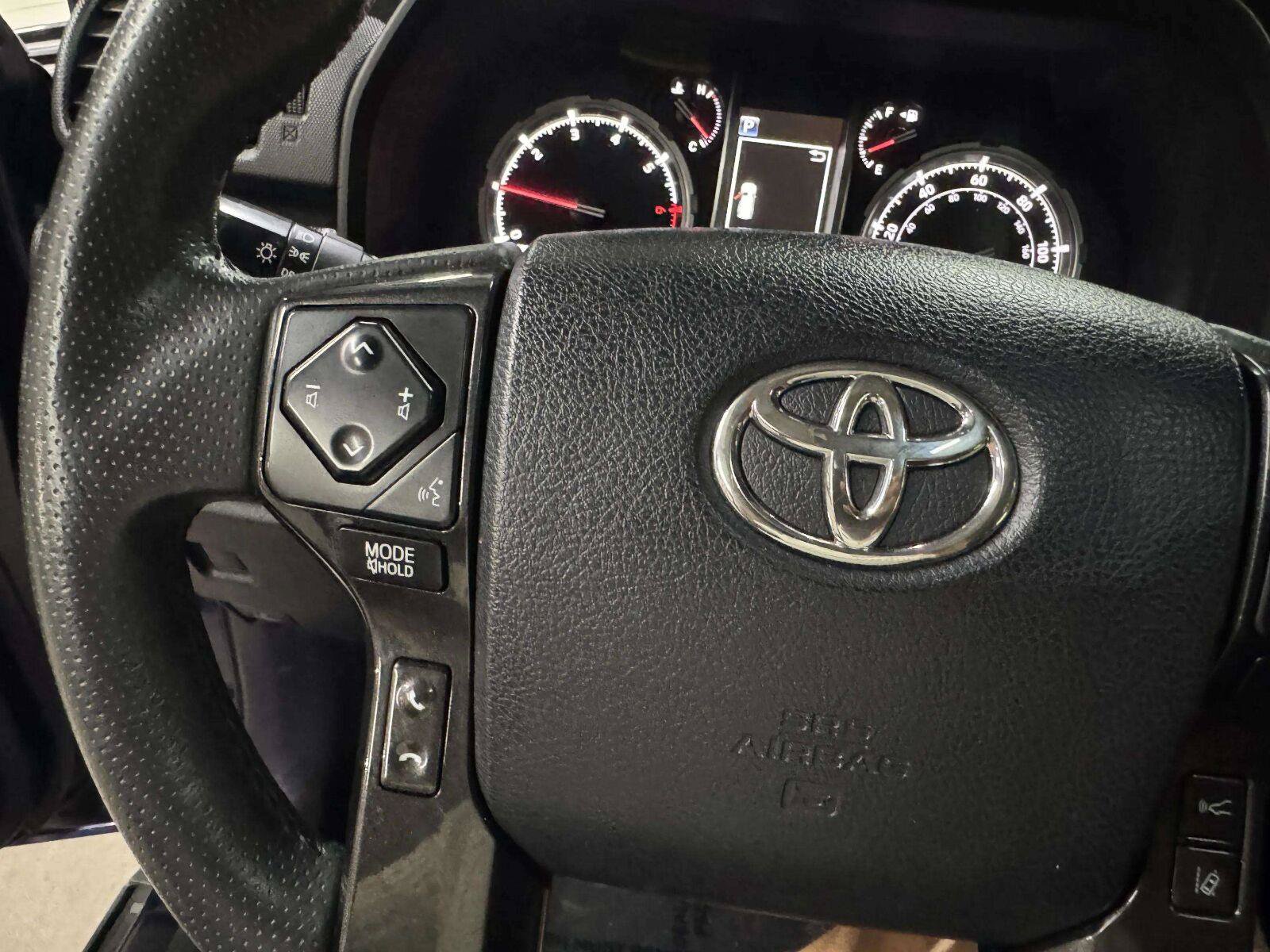 Used 2020 Toyota 4Runner TRD Off-Road Premium w/ Moonroof Package AWD/4WD image 28