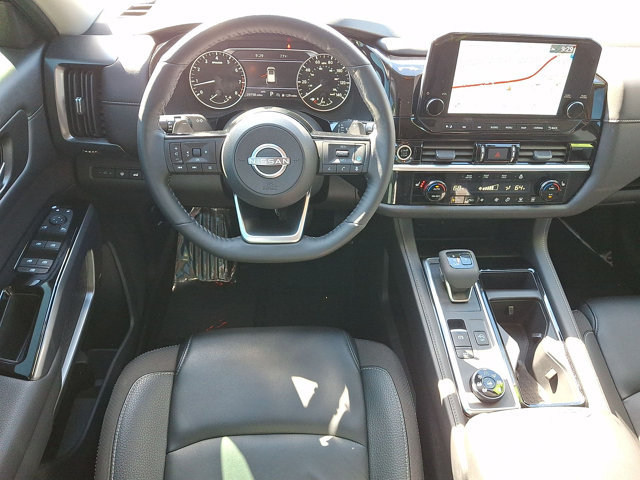 Used 2024 Nissan Pathfinder SL AWD/4WD image 22