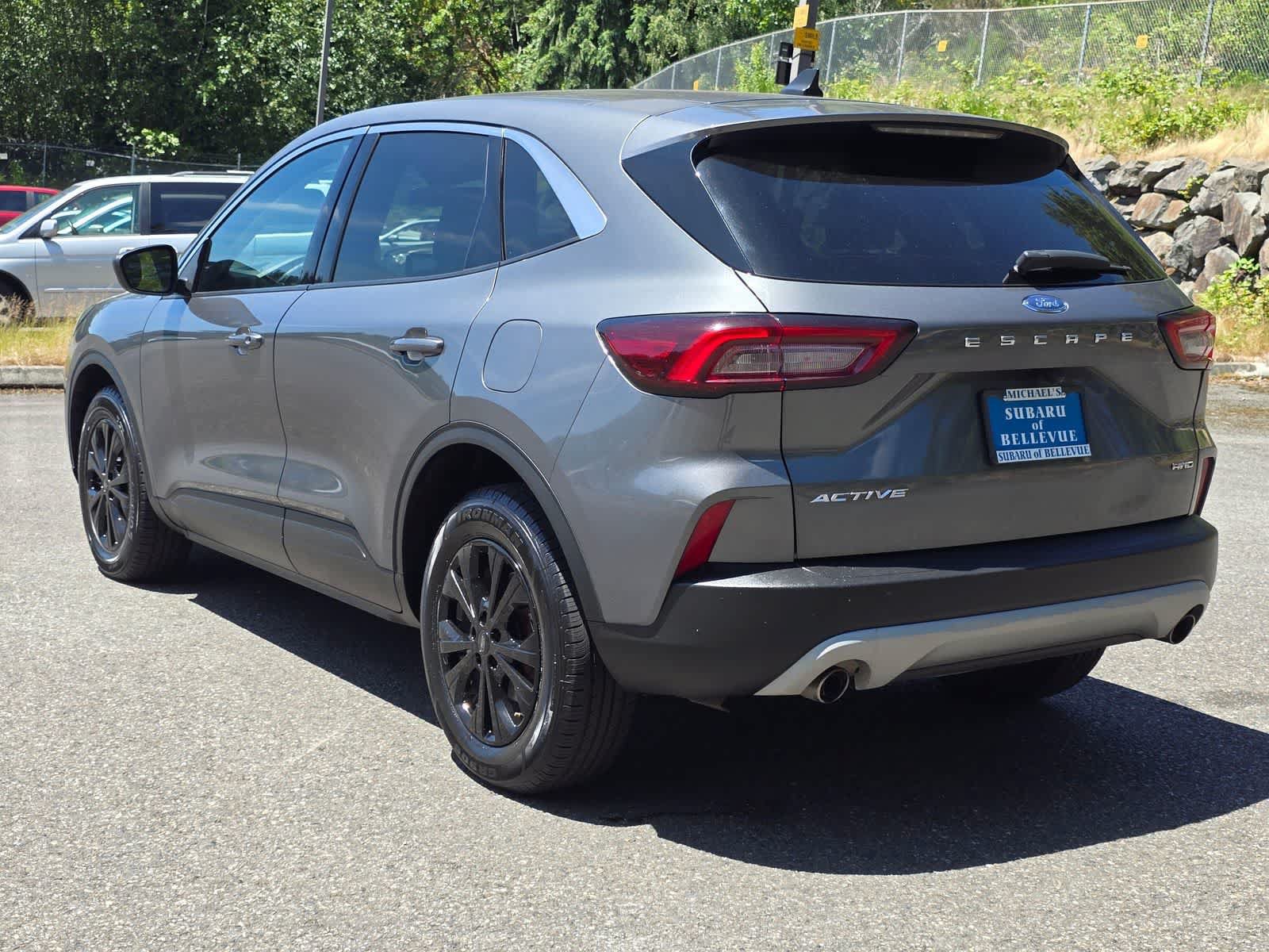 Used 2024 Ford Escape Active AWD/4WD image 3
