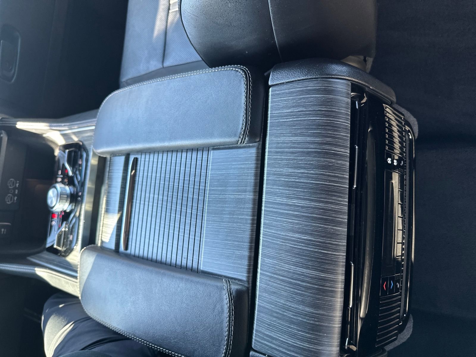 Used 2023 Jeep Wagoneer L Series III w/ Preferred Equipment Group image 24