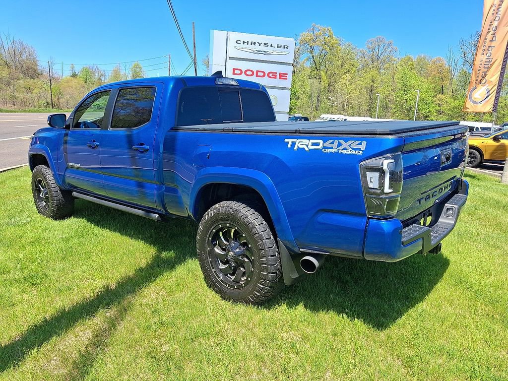 Used 2017 Toyota Tacoma TRD Off-Road AWD/4WD image 7