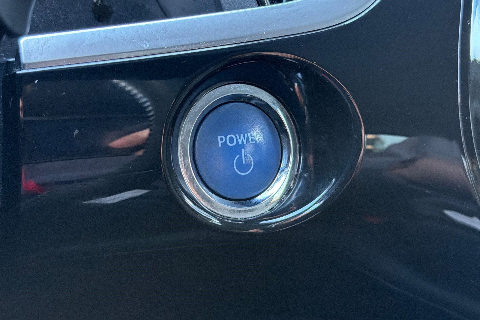 Used 2017 Toyota Prius Prime Premium image 30