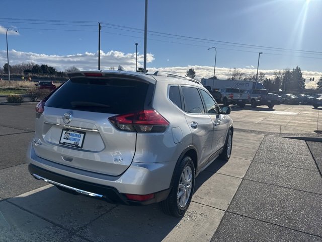 Used 2018 Nissan Rogue SV image 6
