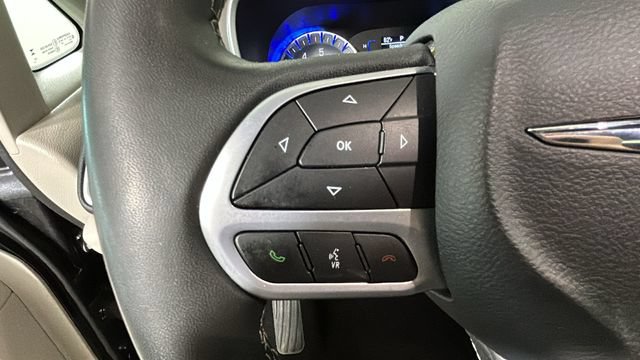 Used 2023 Chrysler Voyager LX FWD image 15