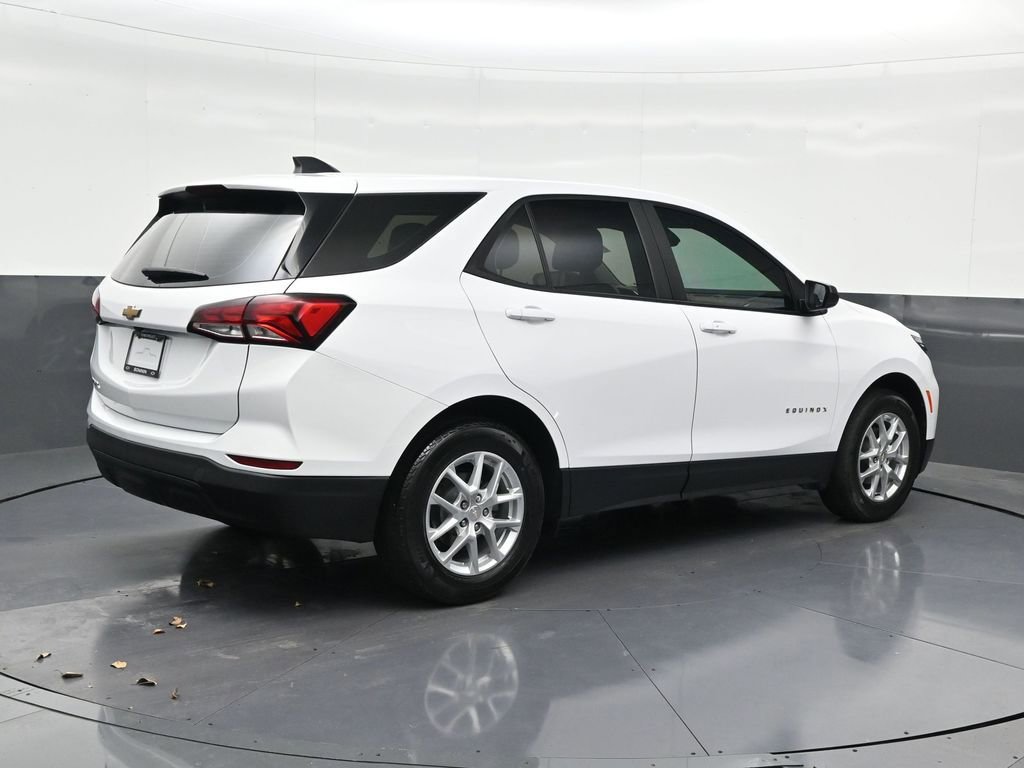 Used 2024 Chevrolet Equinox LS FWD image 5