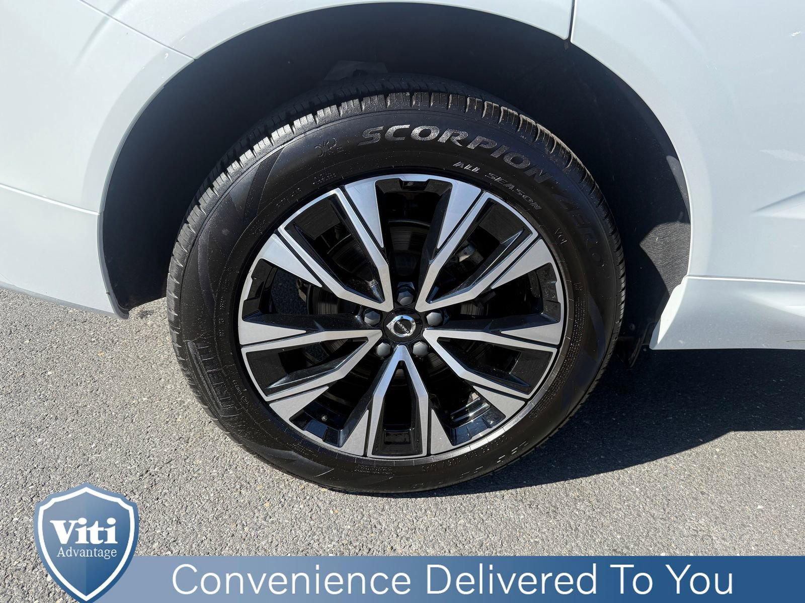 Certified 2023 Volvo XC60 B5 Plus w/ Climate Package image 14