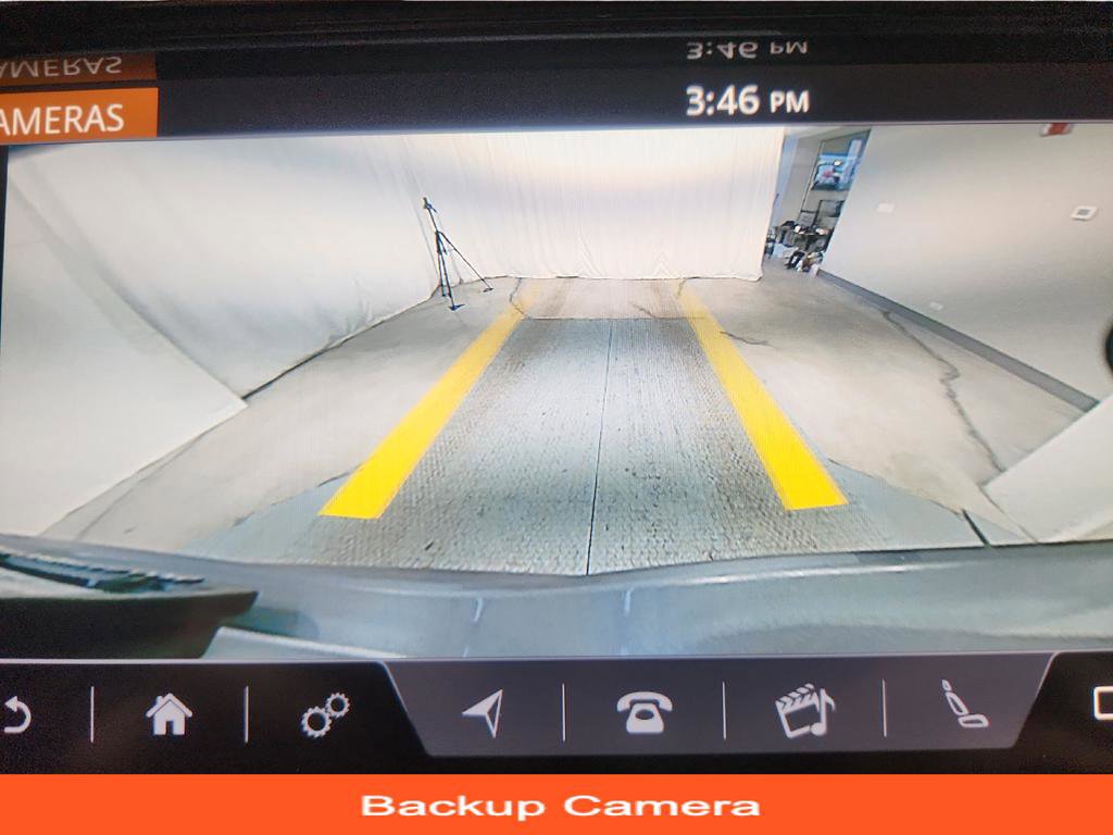 Used 2020 Land Rover Discovery HSE image 18