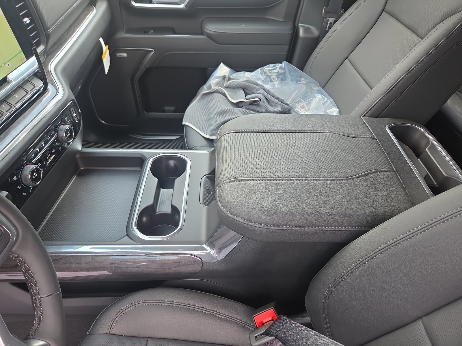 New 2026 Chevrolet Silverado 2500 LTZ w/ LTZ Convenience Package AWD/4WD image 23