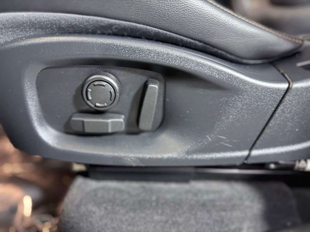 Used 2018 Jaguar F-PACE Prestige image 18