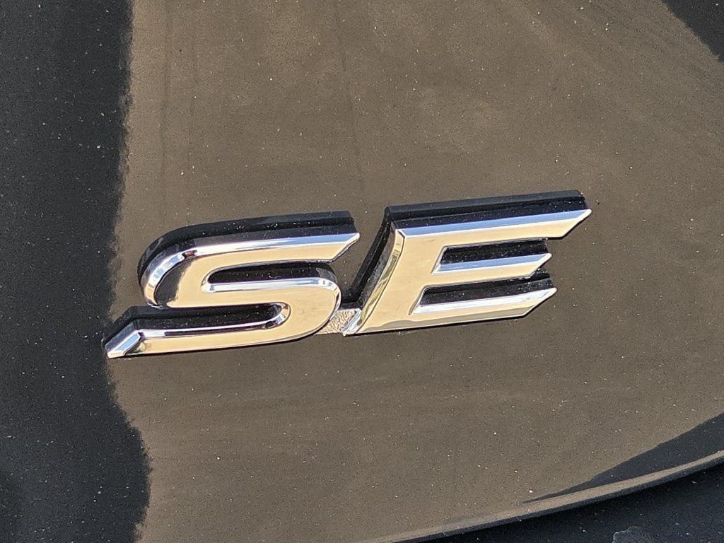 Used 2026 Toyota Camry SE FWD image 11