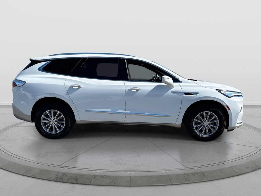 Used 2024 Buick Enclave Essence w/ Technology Package FWD image 9