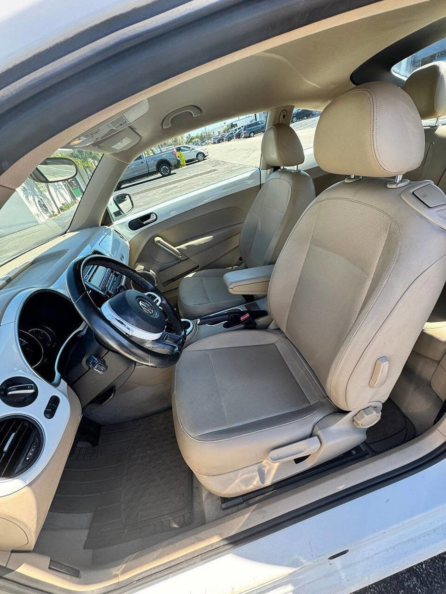 Used 2015 Volkswagen Beetle 1.8T FWD image 12