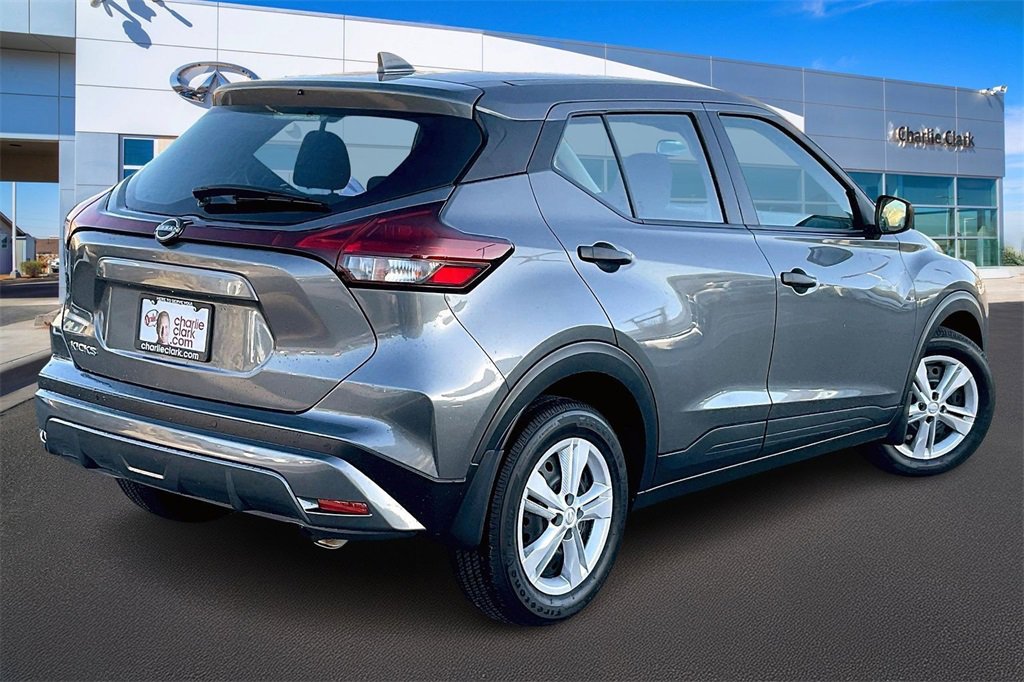 Used 2025 Nissan Kicks Play S image 2
