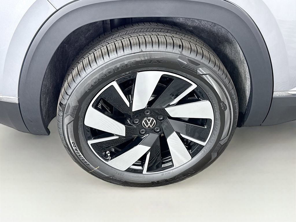 New 2026 Volkswagen Atlas Cross Sport SEL image 32