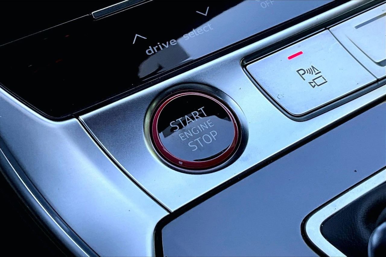 Used 2024 Audi RS 7 Performance AWD/4WD image 28