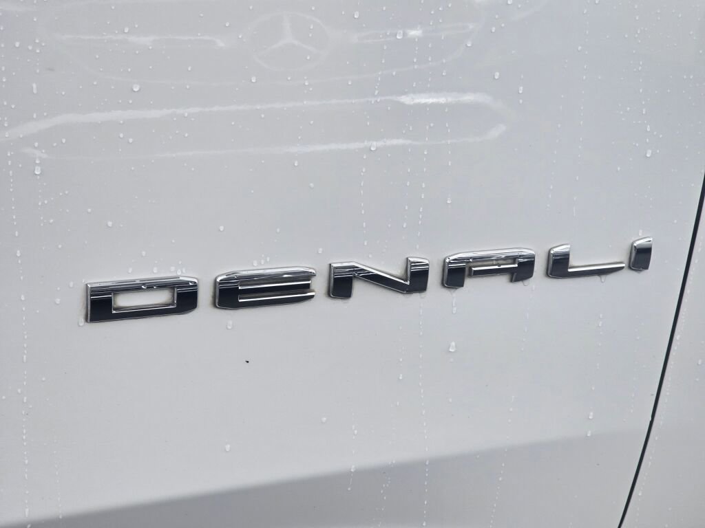 Used 2023 GMC Yukon XL Denali image 33