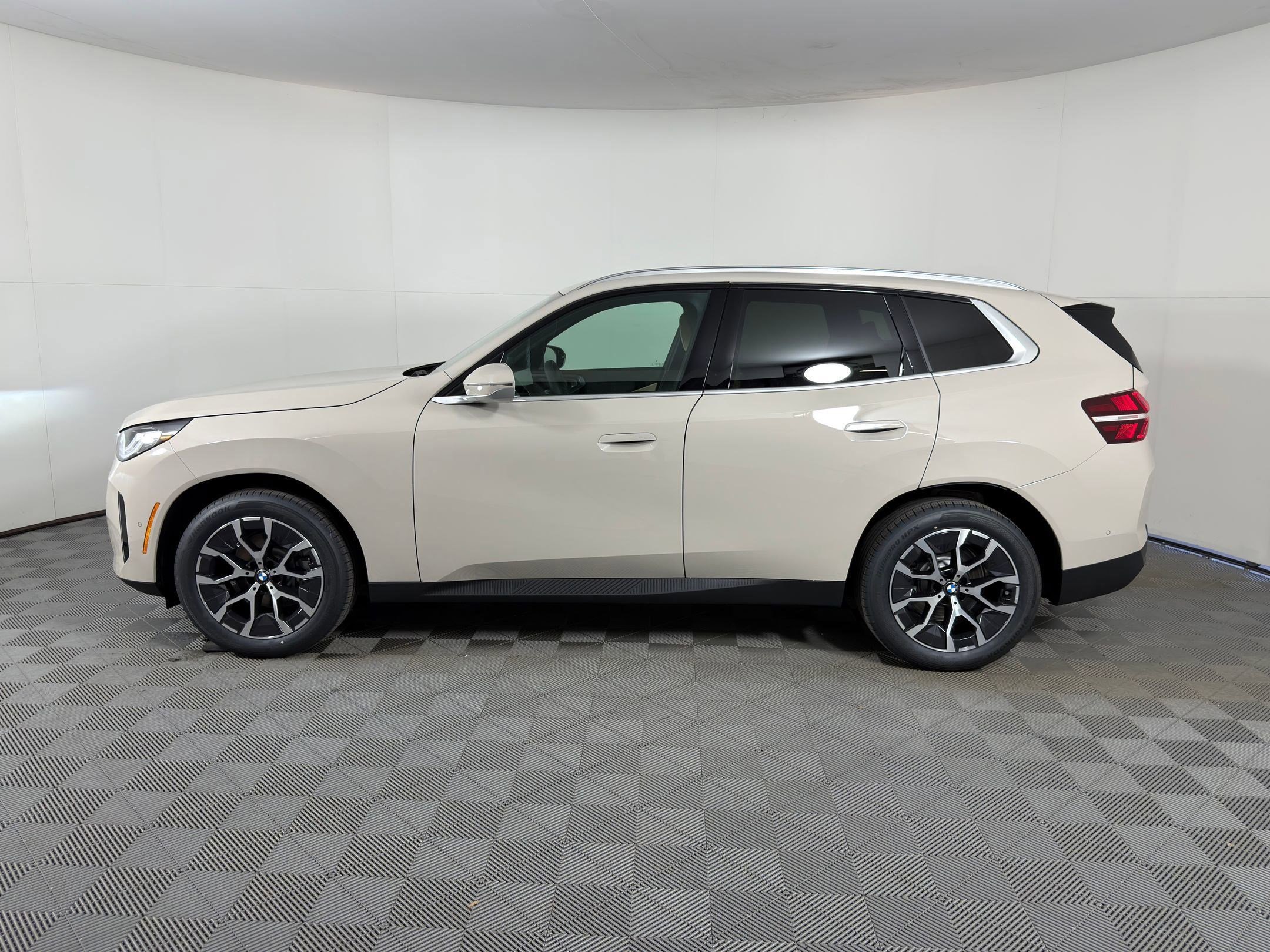 Used 2026 BMW X3 xDrive30 w/ Convenience Package image 2