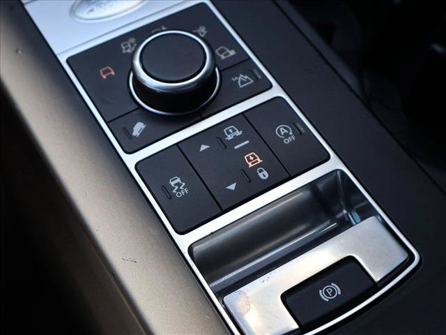 Used 2020 Land Rover Discovery Landmark AWD/4WD image 19
