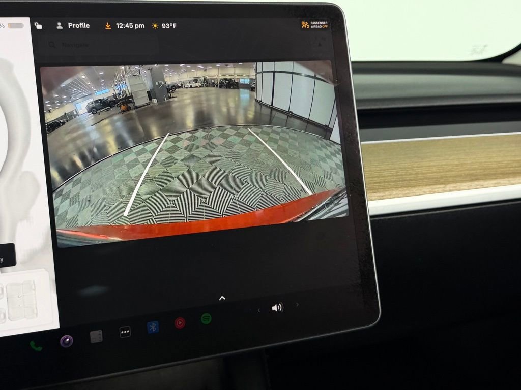 Used 2023 Tesla Model 3 Standard Range image 18