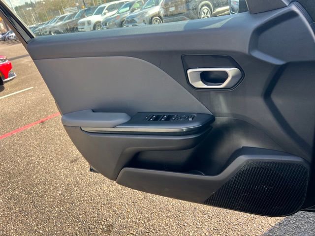 Certified 2025 Kia K4 LX image 17