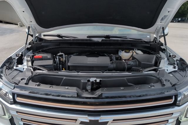 Used 2023 Chevrolet Suburban High Country AWD/4WD image 30
