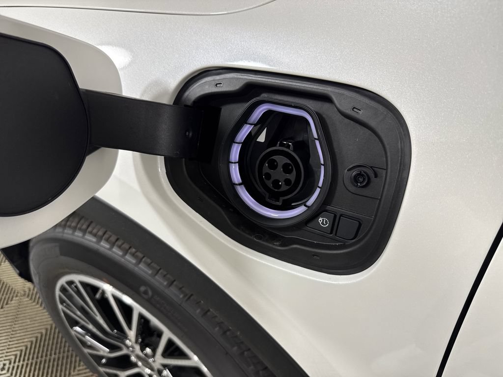 New 2025 Ford Escape SE w/ PHEV Premium Package FWD image 55