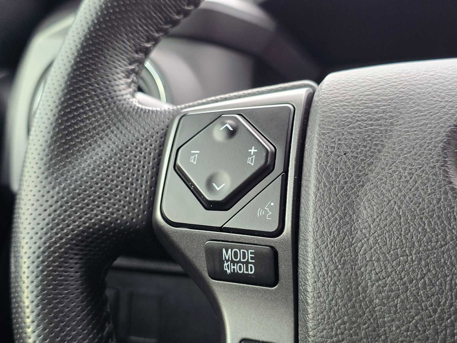 Used 2022 Toyota Tacoma TRD Off-Road image 33