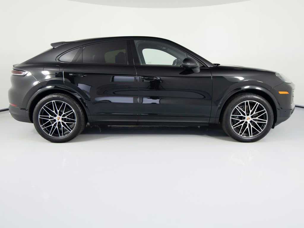 Certified 2025 Porsche Cayenne Coupe image 11