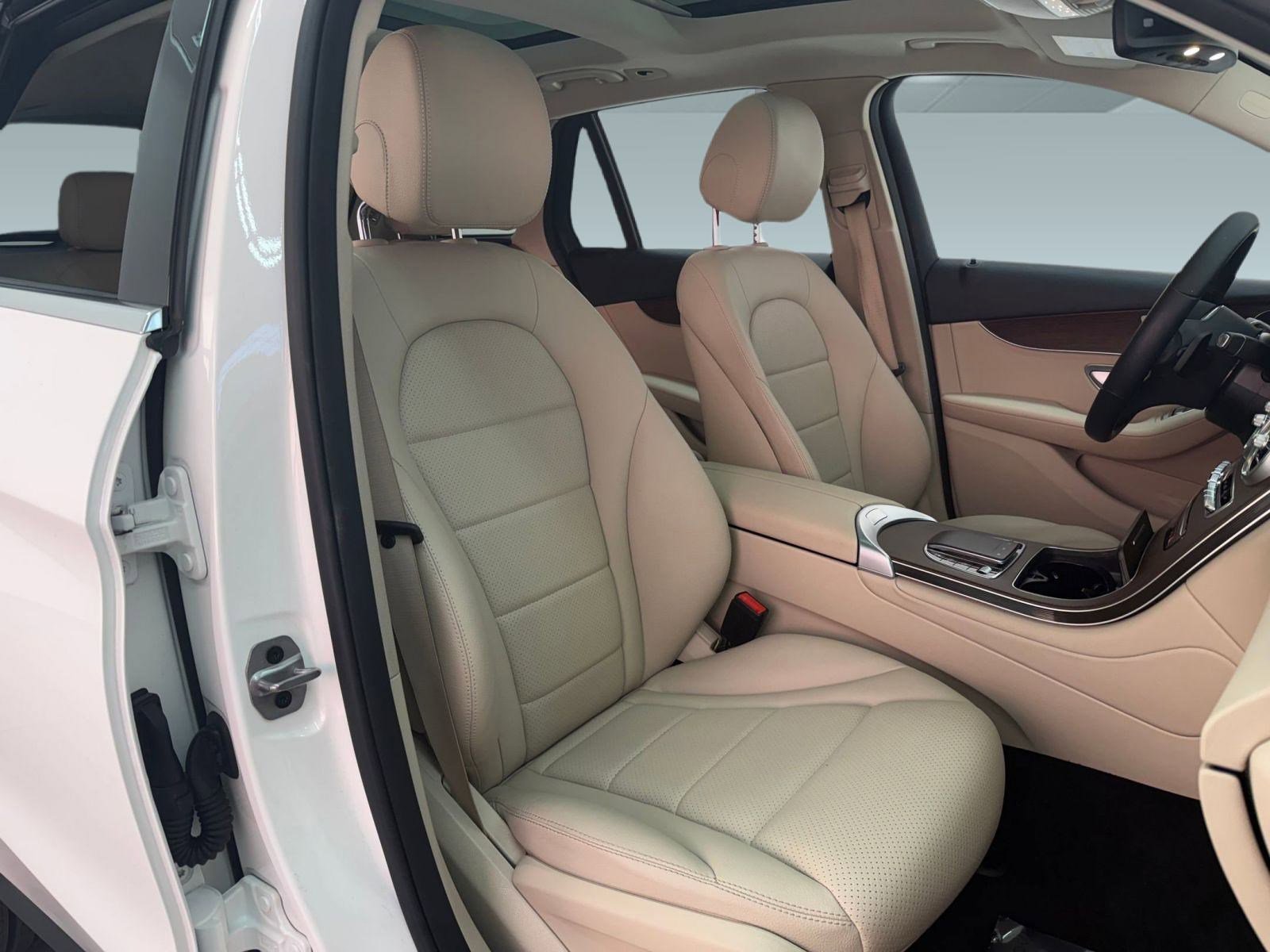 Certified 2022 Mercedes-Benz GLC 300 image 23