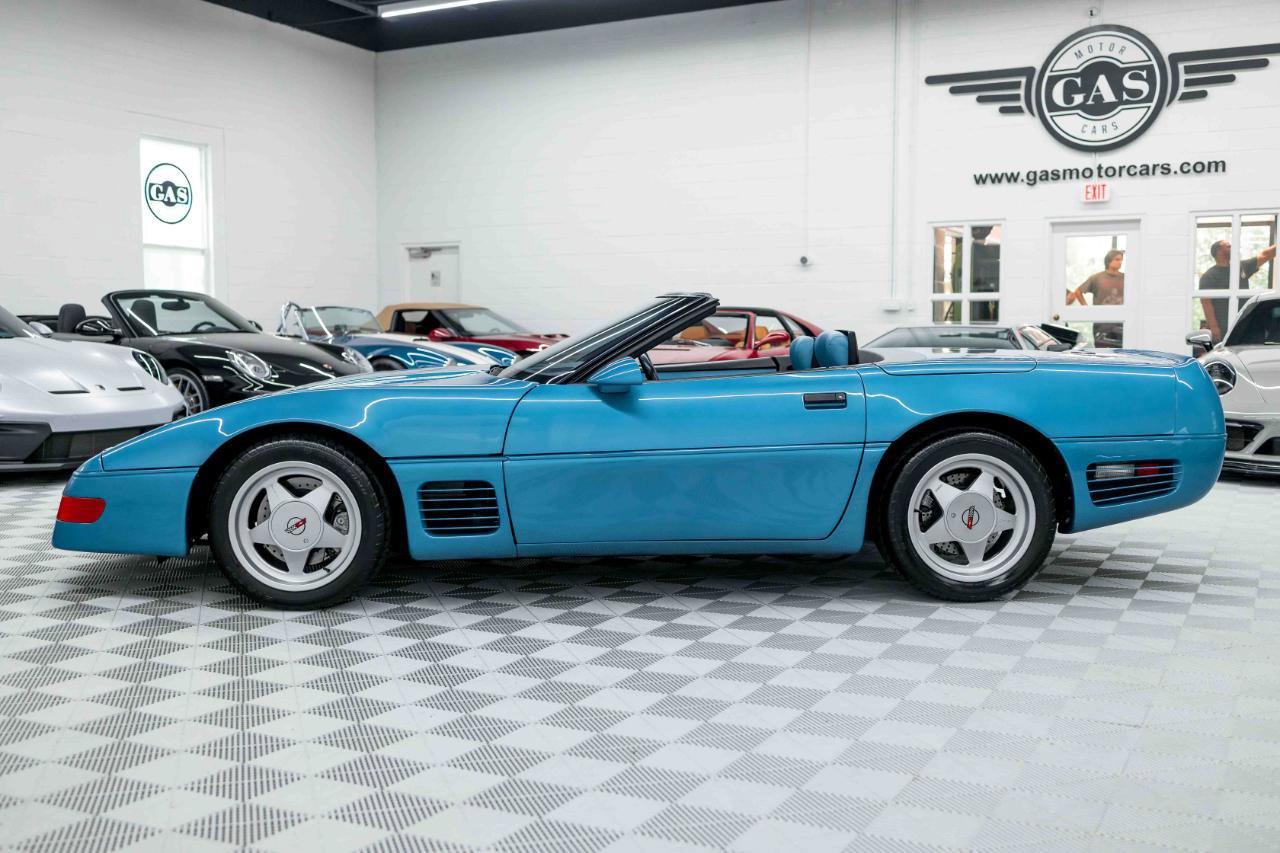 Used 1989 Chevrolet Corvette Convertible RWD image 10
