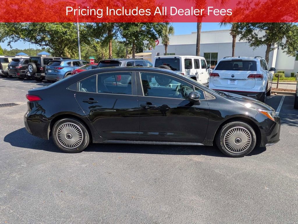 Used 2020 Toyota Corolla LE FWD image 4