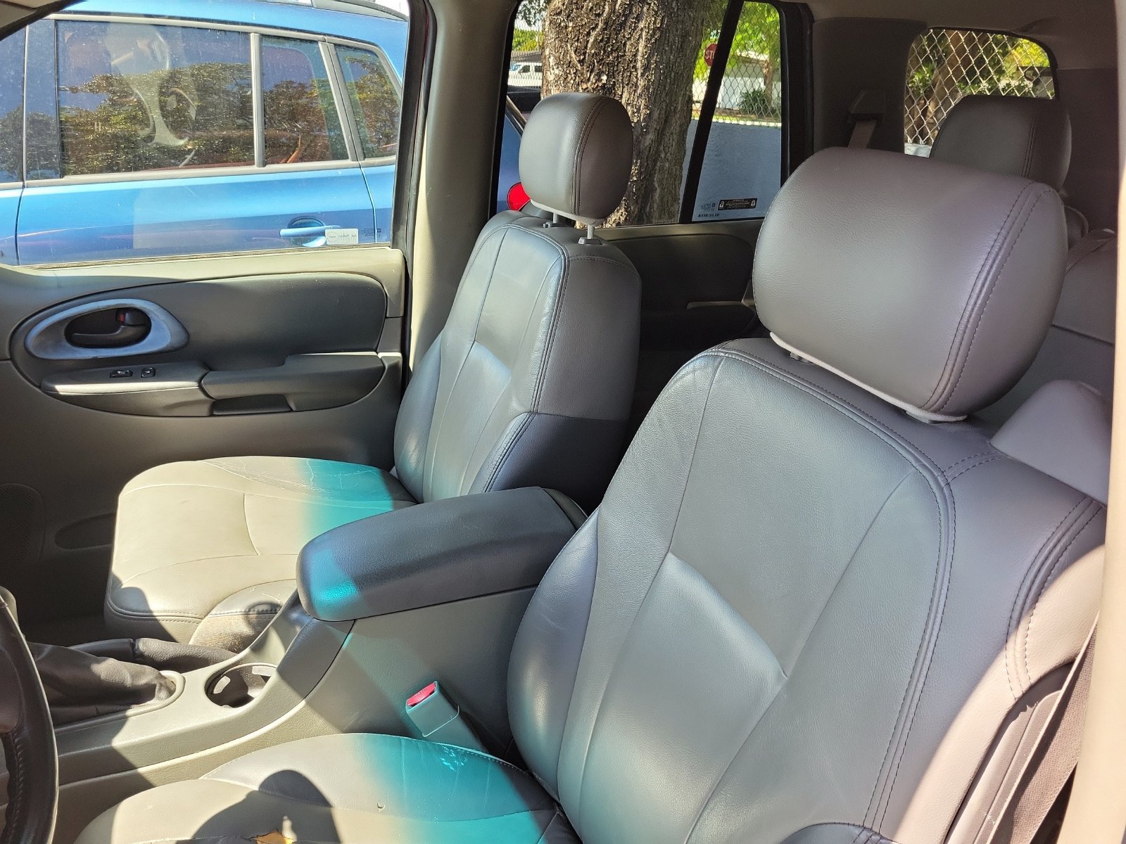 Used 2002 Chevrolet TrailBlazer LTZ RWD image 8