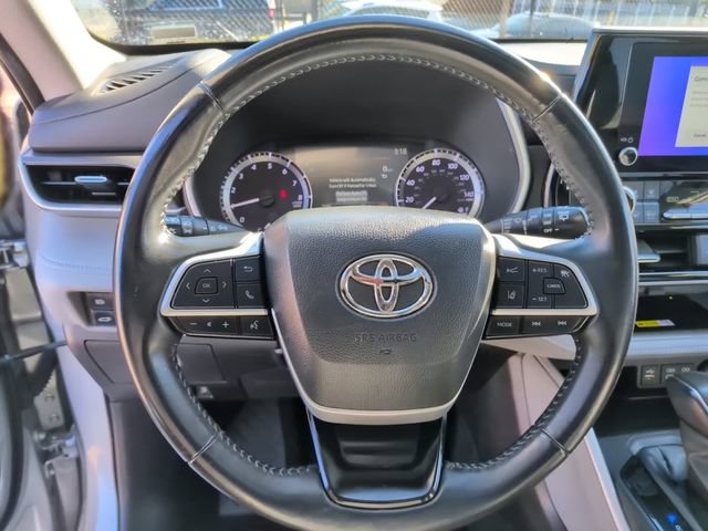 Used 2024 Toyota Highlander XLE FWD image 22