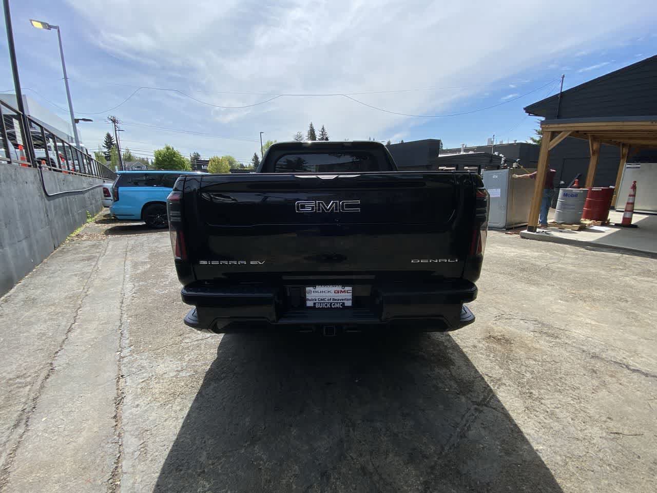 Used 2025 GMC Sierra EV Denali AWD/4WD image 5
