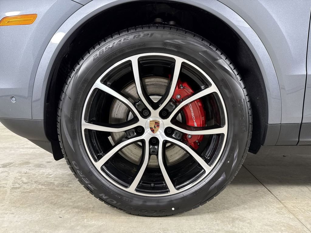 New 2026 Porsche Cayenne S image 13