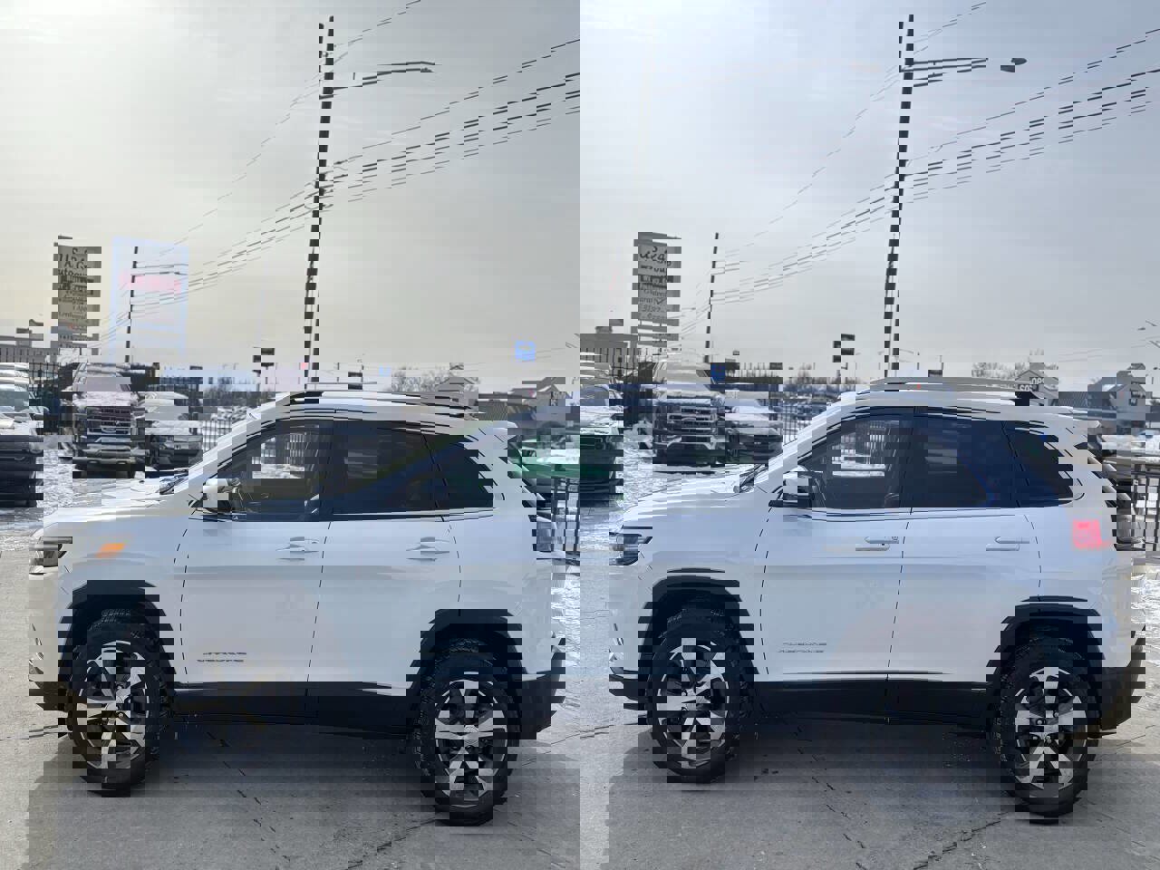 Used 2019 Jeep Cherokee Limited image 6