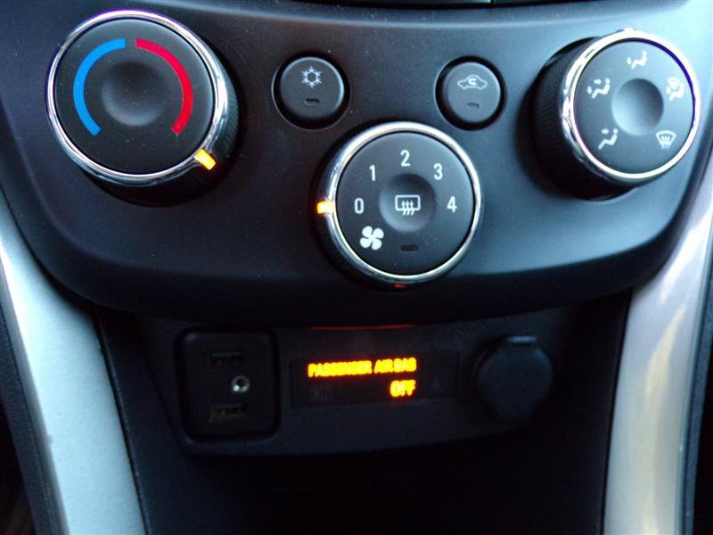 Used 2020 Chevrolet Trax LS w/ Fleet Convenience Package FWD image 34