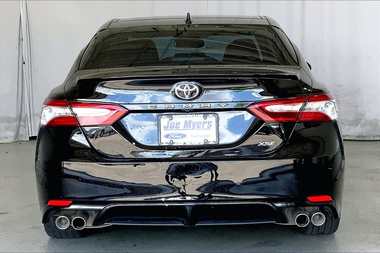 Used 2020 Toyota Camry XSE image 4