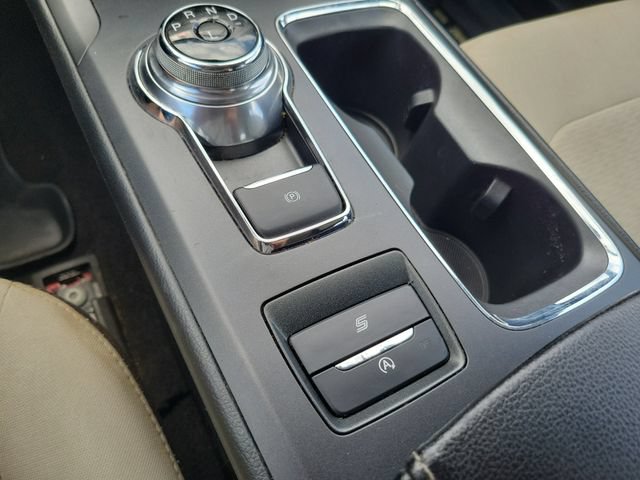 Used 2020 Ford Fusion SE w/ Equipment Group 151A FWD image 25
