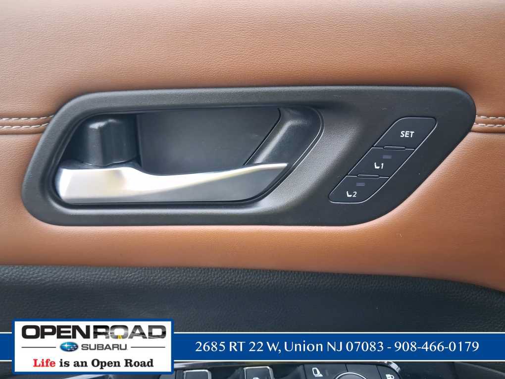 Used 2022 Nissan Pathfinder Platinum w/ Cargo Package AWD/4WD image 14
