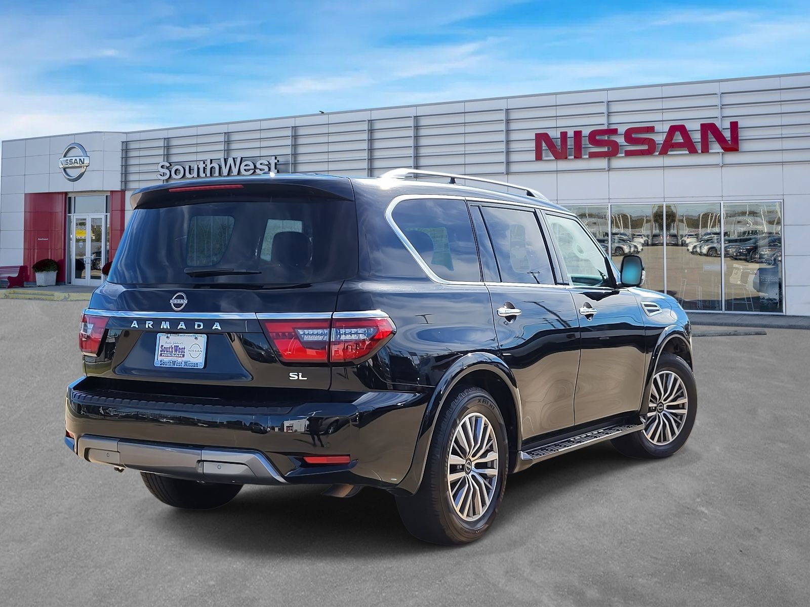 Certified 2023 Nissan Armada SL w/ Captain's Chairs Package image 7