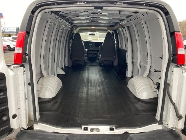 Used 2024 GMC Savana 2500 Extended w/ Driver Convenience Package image 18
