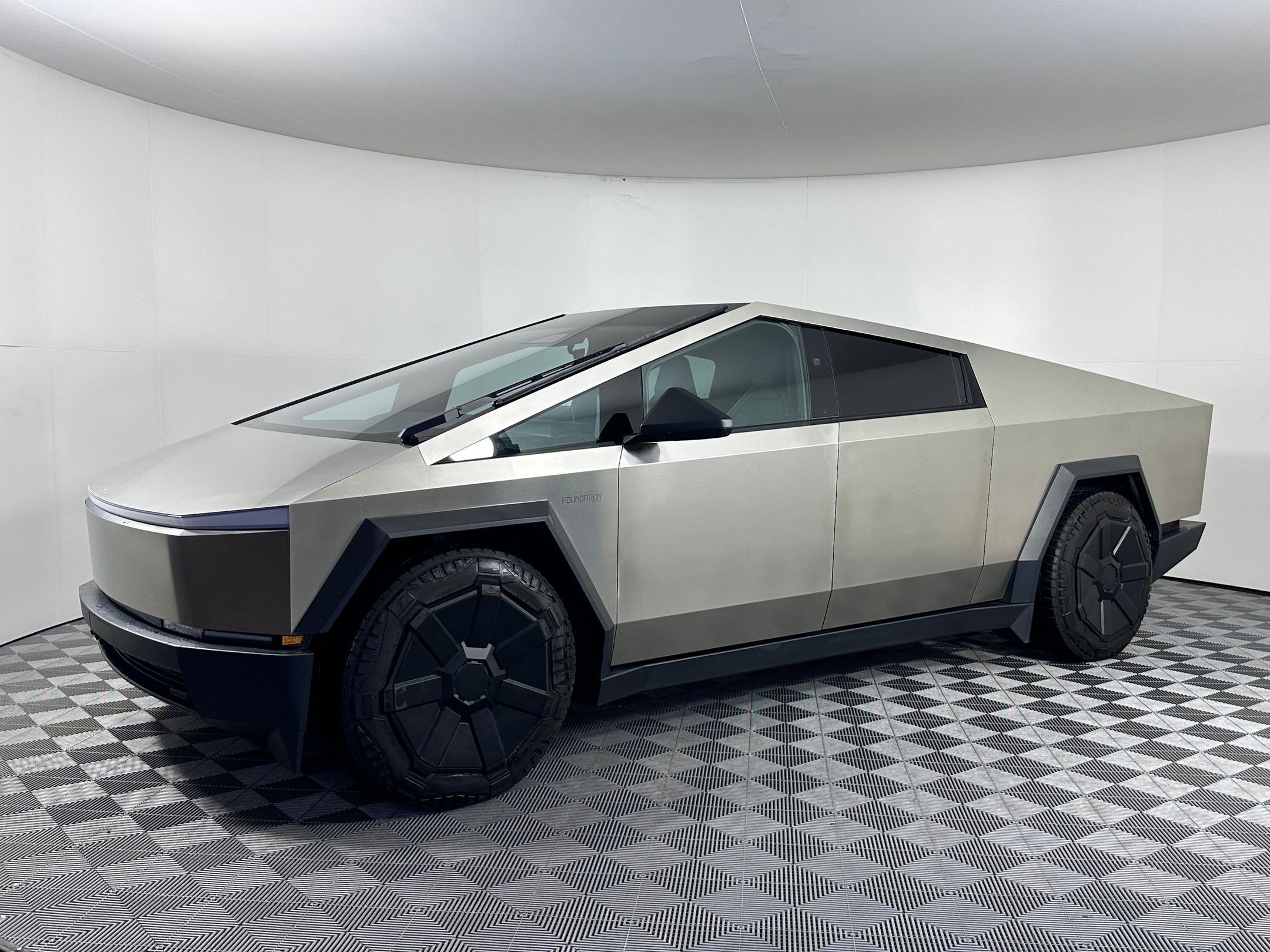 Used 2024 Tesla Cybertruck AWD Crew Cab image 1