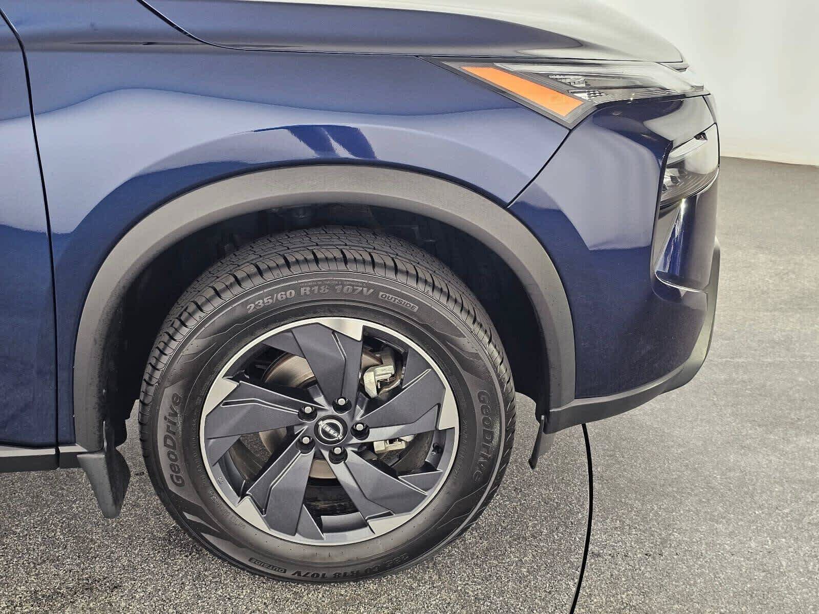 Used 2024 Nissan Rogue SV w/ SV Premium Package AWD/4WD image 9