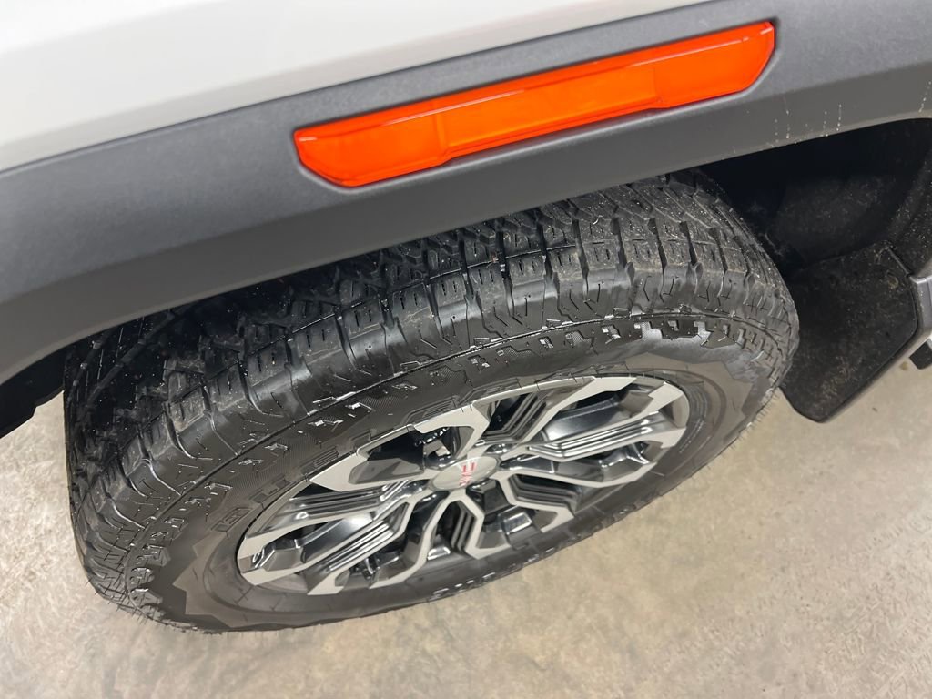 Certified 2025 GMC Canyon Denali image 11