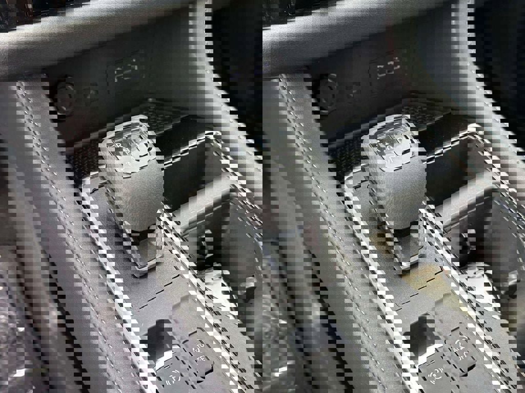 Certified 2024 Nissan Pathfinder SL w/ Lighting Package (N92) image 31